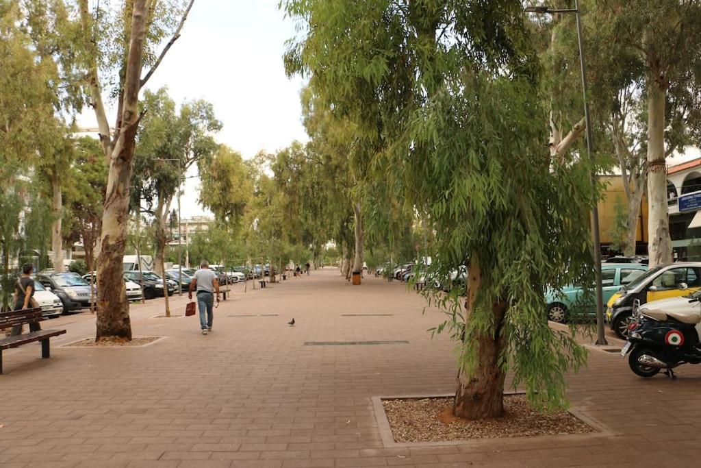 Glyfada Path Of Poets Apartment เอเธนส์ ภายนอก รูปภาพ