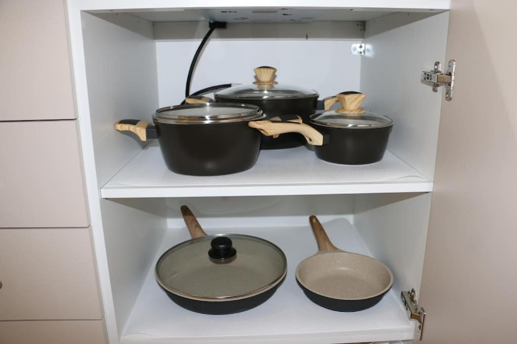 Glyfada Path Of Poets Apartment เอเธนส์ ภายนอก รูปภาพ
