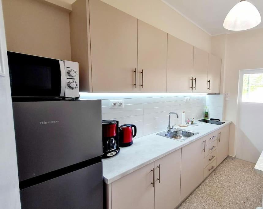 Glyfada Path Of Poets Apartment เอเธนส์ ภายนอก รูปภาพ